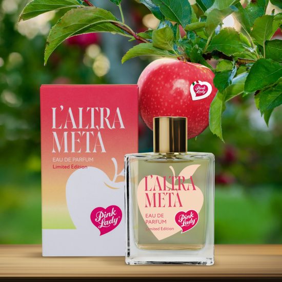 2 - Profumo_PinkLady_Smell_Atelier_ambientata